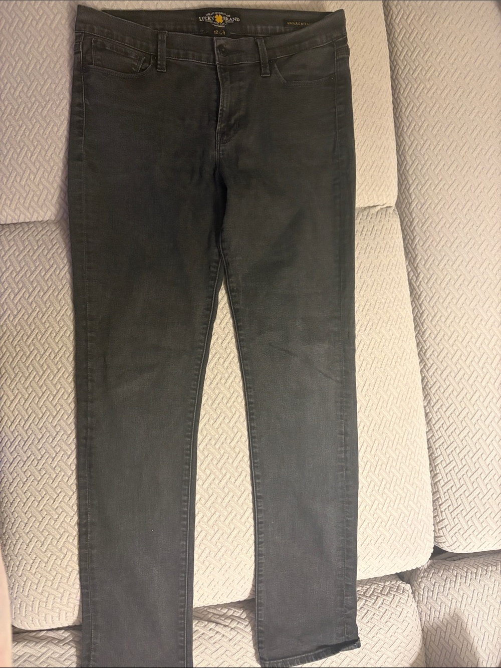 Lucky Brand Women’s stretchy Jeans in Charcoal Black